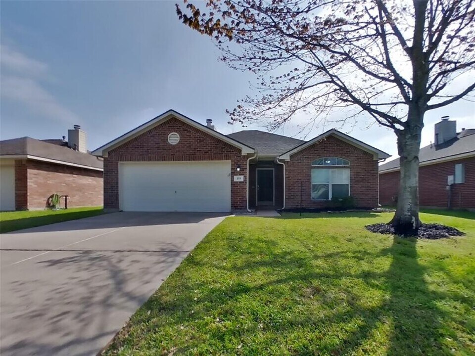 255 Rolling Brook Dr in Dickinson, TX - Building Photo