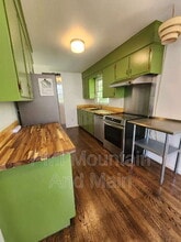 9 Friendly Hollow in Asheville, NC - Building Photo - Building Photo