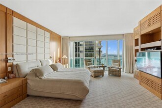 10101 Collins Ave in Bal Harbour, FL - Building Photo - Building Photo
