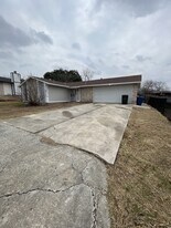 1046 Lemon Tree St in San Antonio, TX - Building Photo
