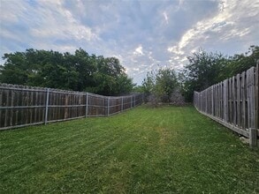 634 NW 11th St in Grand Prairie, TX - Building Photo - Building Photo
