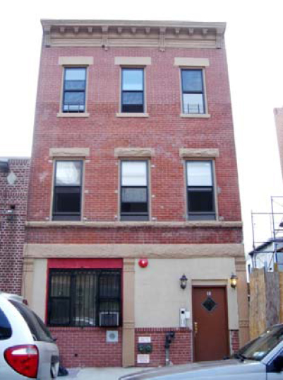 10 Claver Pl in Brooklyn, NY - Building Photo