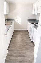 Patriot Square (Granada Square) in Pascagoula, MS - Building Photo