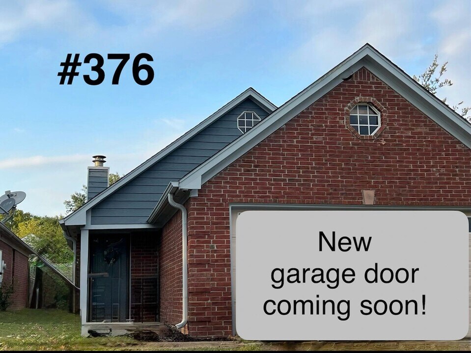 376 Alex Cove in Southaven, MS - Foto de edificio