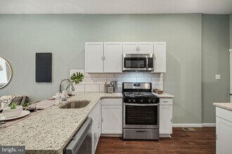 3904 Aspen St-Unit -UNIT 1- 1ST FLOOR in Philadelphia, PA - Foto de edificio - Building Photo