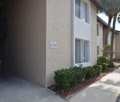 2720 Hidden Lake Blvd in Sarasota, FL - Building Photo