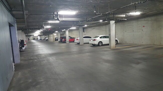 26 E Serene Ave, Unit 408 in Las Vegas, NV - Building Photo - Building Photo