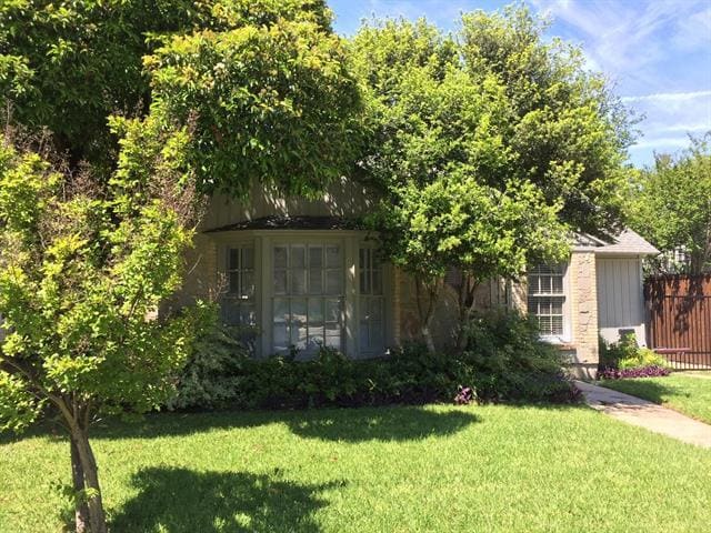 5811 Palm Ln in Dallas, TX - Building Photo - Building Photo