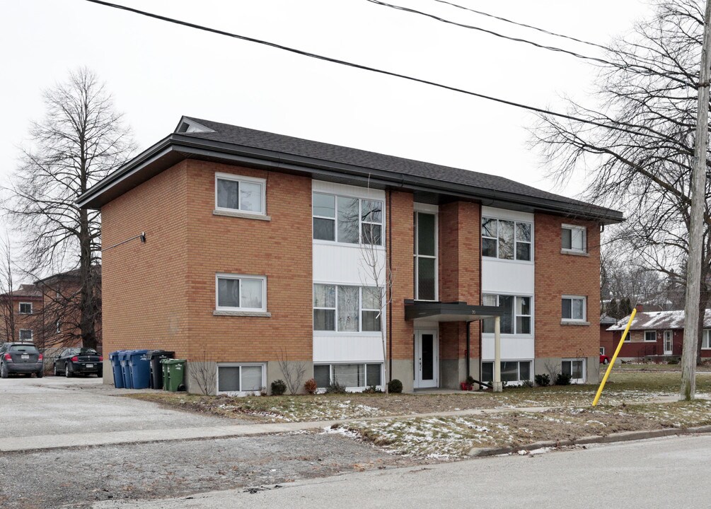 30 Drew St in Guelph, ON - Building Photo