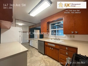 147 3rd Ave SW in Pacific, WA - Building Photo - Building Photo
