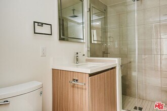 328 N Maple Dr in Beverly Hills, CA - Building Photo - Building Photo