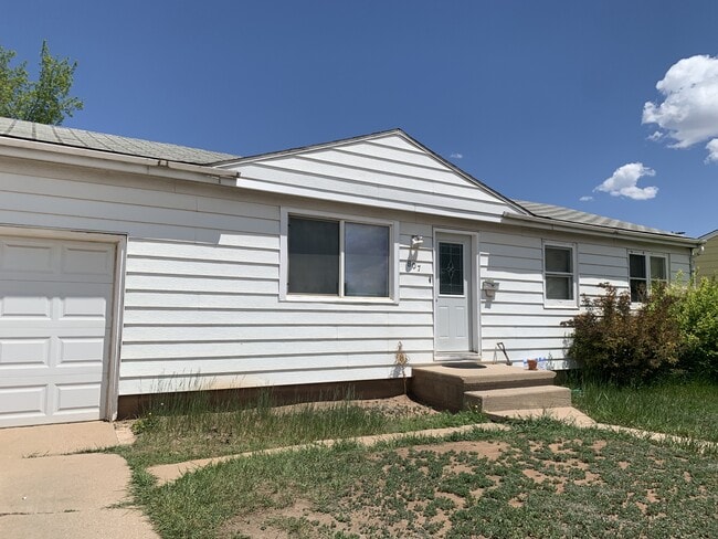 property at 807 E Reynolds St