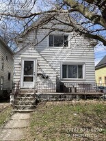 30 Hobart St in Buffalo, NY - Building Photo