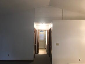 403 N Division St, Unit 2 in Anamosa, IA - Building Photo - Building Photo