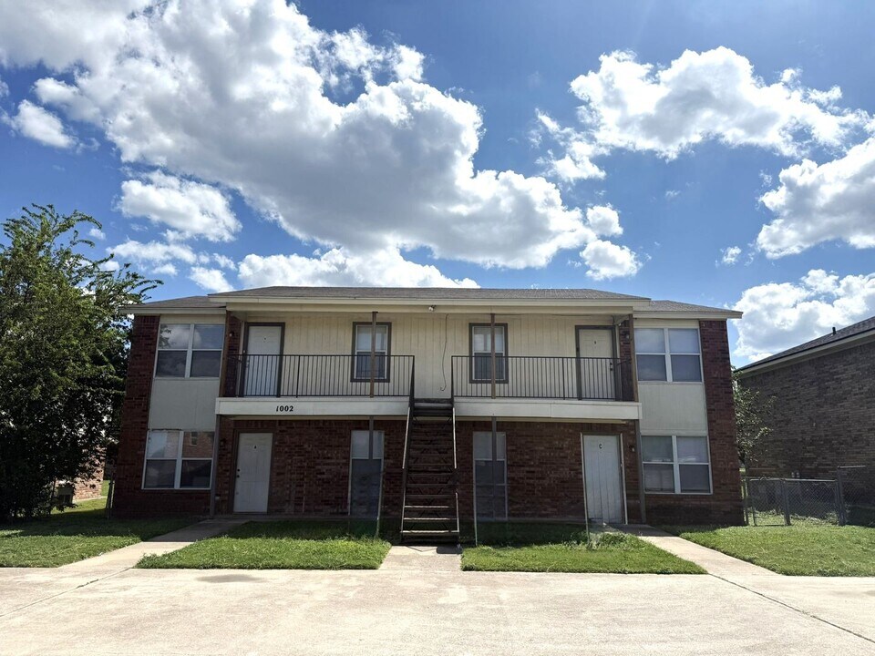 1002 Circle M Dr in Killeen, TX - Foto de edificio