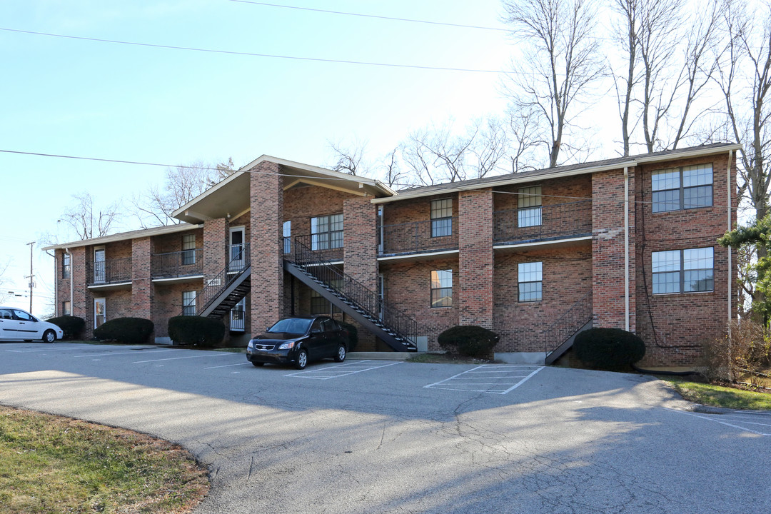 Poplar Gardens in Louisville, KY - Building Photo