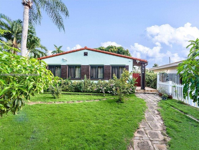 1606 Wiley St in Hollywood, FL - Building Photo - Building Photo
