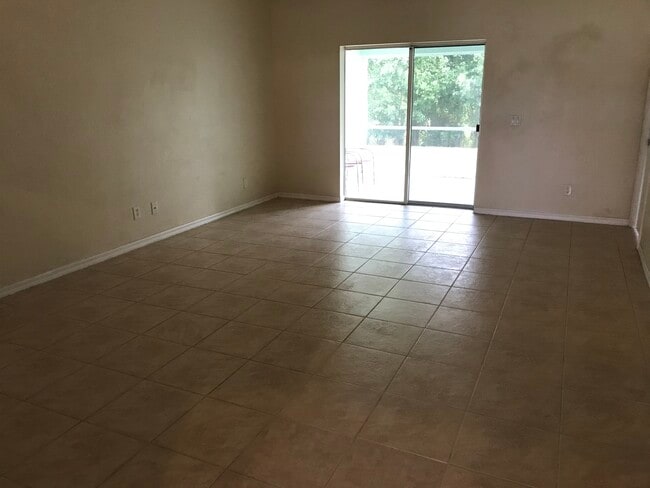 505 SE 6th Pl in Cape Coral, FL - Foto de edificio - Building Photo