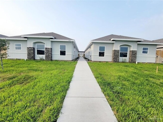 1904 Davenport St, Unit 1 in Weslaco, TX - Building Photo - Building Photo