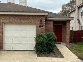 7047 Tourant Rd in San Antonio, TX - Building Photo