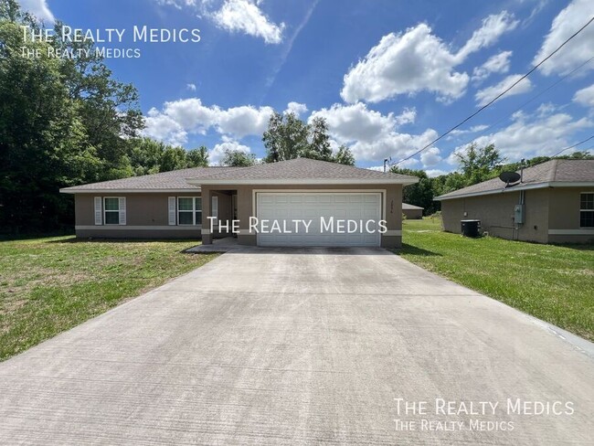 2896 SE 146th Pl in Summerfield, FL - Building Photo - Building Photo