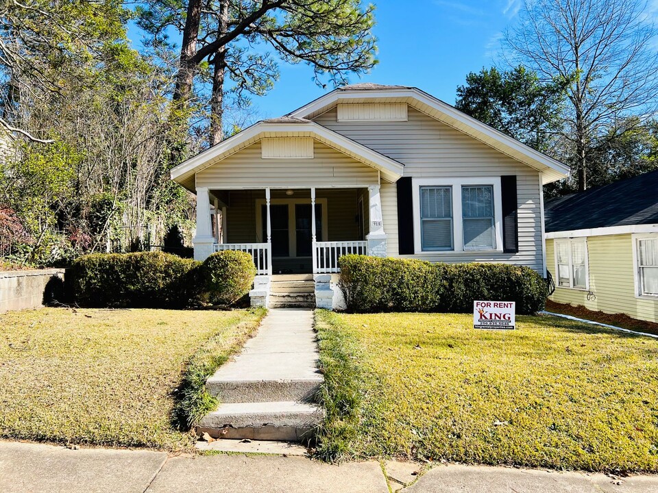 915 Isabell Ave in Anniston, AL - Building Photo