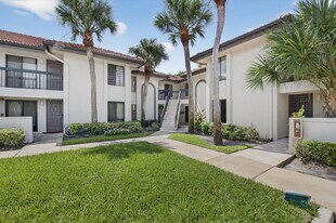 5151 W Club Cir in Boca Raton, FL - Building Photo