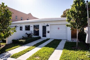 2800 SW 4th St in Miami, FL - Building Photo