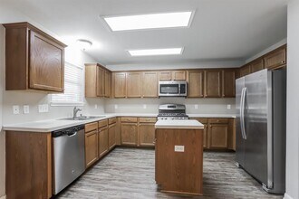 32434 Hunter Park Ct in Conroe, TX - Building Photo - Building Photo