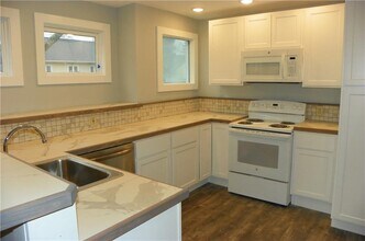 1067 Winton Rd in Rochester, NY - Building Photo - Building Photo