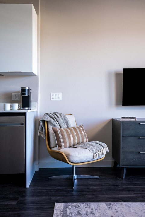 2080 Basecamp Way in Reno, NV - Building Photo