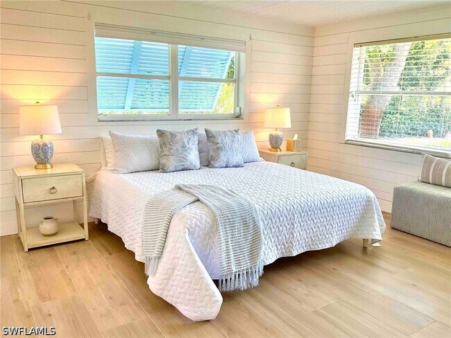 property at 1530 Mandarin Rd