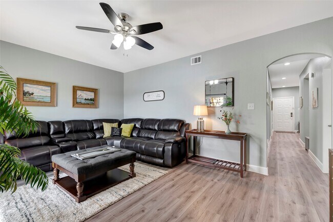 18809 Egret Bay Blvd