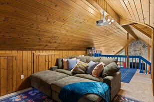 187 Bear Paw Trail in Blue Ridge, GA - Building Photo