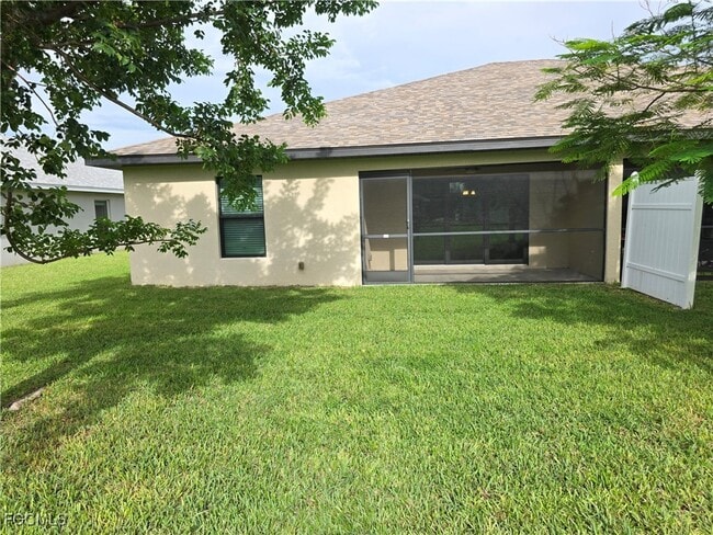 2022 SW 15th Pl in Cape Coral, FL - Building Photo - Building Photo