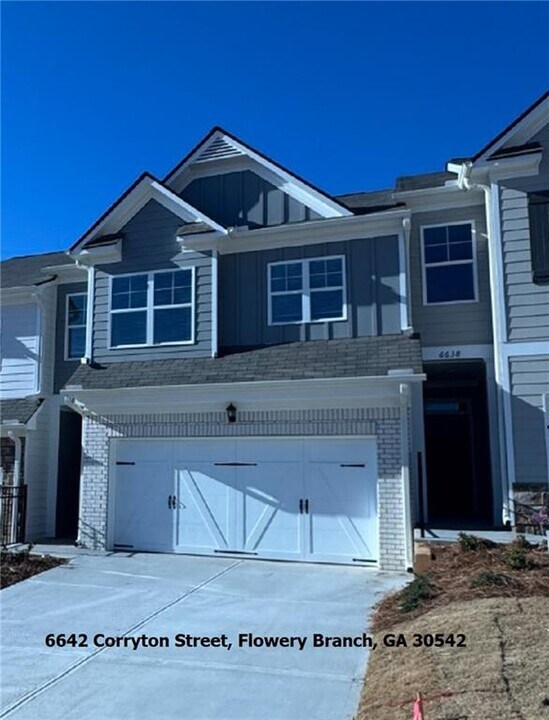 6642 Corryton St in Flowery Branch, GA - Building Photo