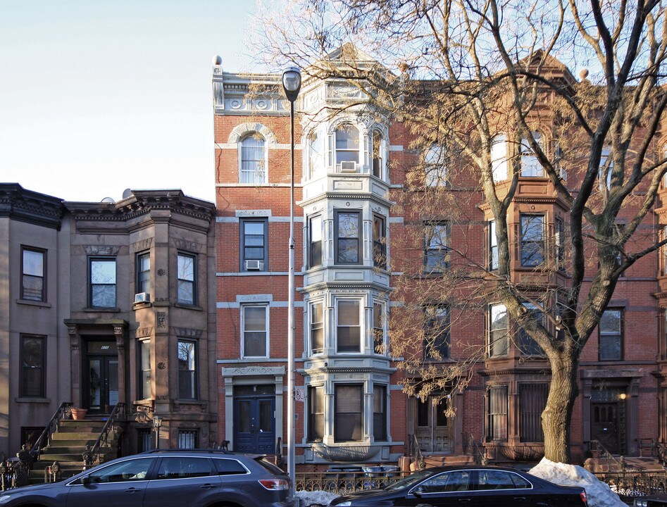 592 10th St in Brooklyn, NY - Building Photo