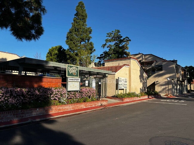 3509 W Greentree Cir in Anaheim, CA - Building Photo - Building Photo