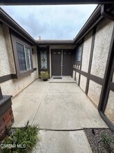 358 Mooncrest Ct in Thousand Oaks, CA - Building Photo - Building Photo