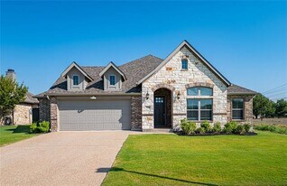 918 Edinburgh Dr in McGregor, TX - Building Photo