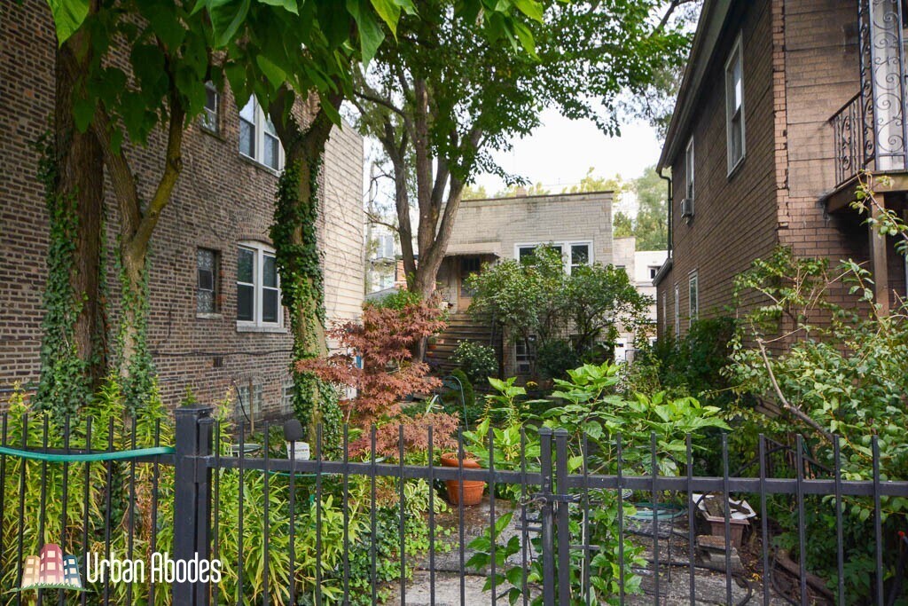 2022 W Wabansia Ave in Chicago, IL - Building Photo