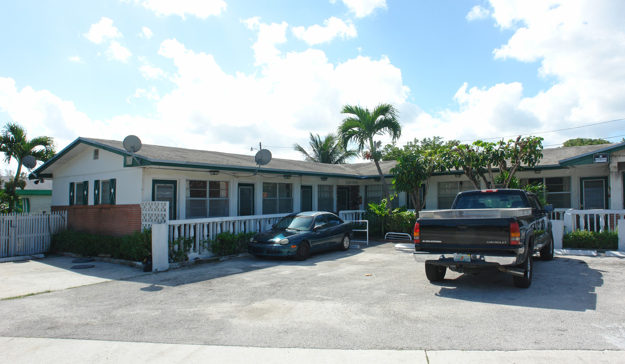 1501 S Railroad Ave in Lake Worth, FL - Building Photo