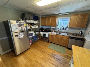 735 Somerville Ave, Unit 3 in Somerville, MA - Building Photo - Building Photo