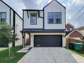 6520 Couch St in Houston, TX - Building Photo