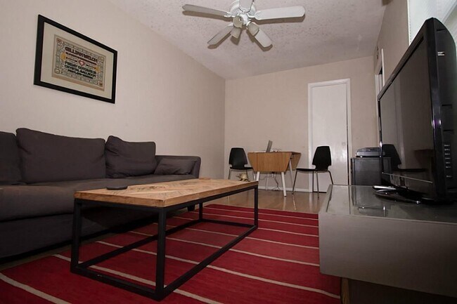 5903 Nancy Ann St photo'