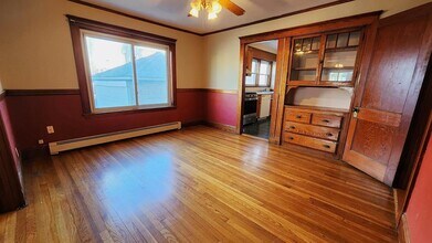 30 Holton St, Unit 1 in Medford, MA - Building Photo - Building Photo