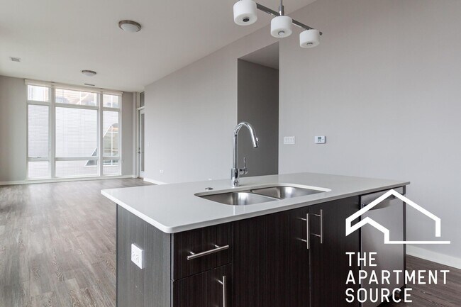 1544 W North Ave in Chicago, IL - Building Photo - Building Photo
