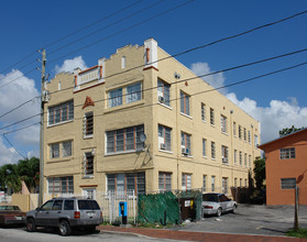 1235 SW 6th St in Miami, FL - Building Photo - Building Photo