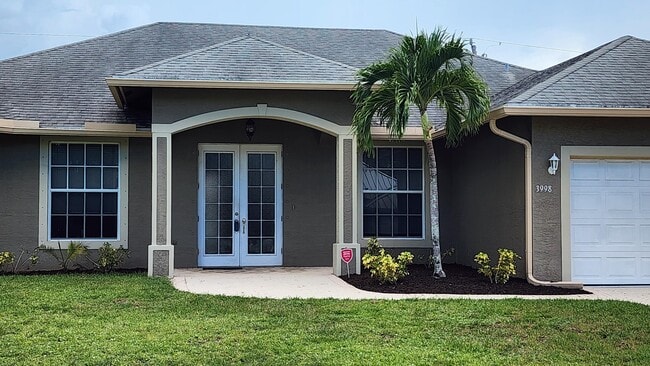 3998 SW Bamberg St in Port St. Lucie, FL - Building Photo - Building Photo
