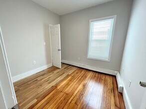 24 Maryland St, Unit 3 in Boston, MA - Building Photo - Building Photo
